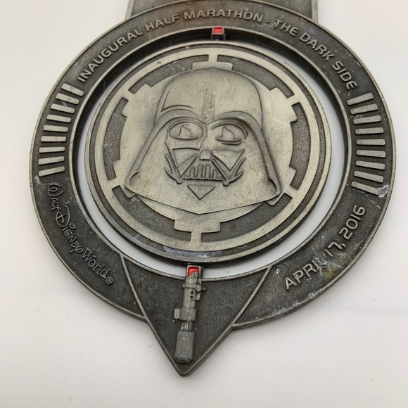 Disney World Star Wars Inaugural Half Marathon The Dark Side April 2016 Medal - Picture 4 of 11